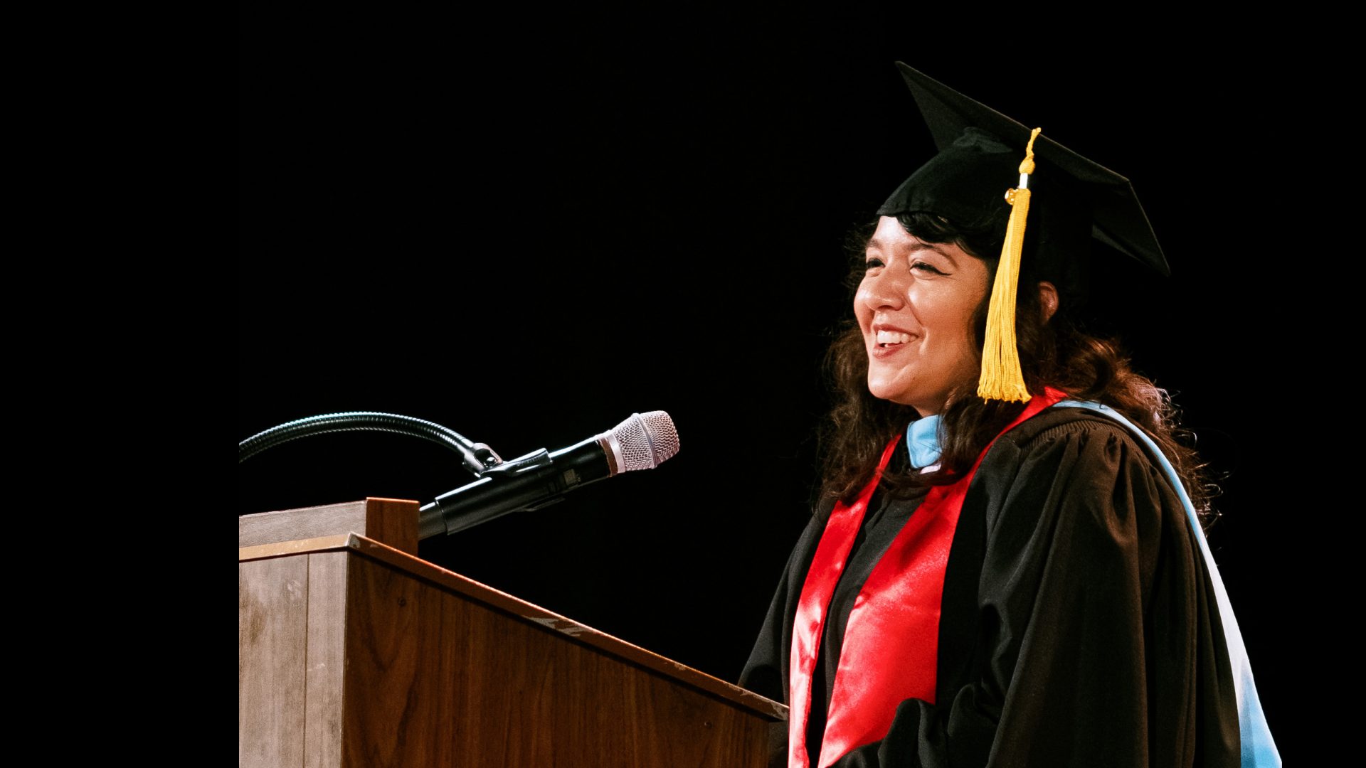 Cynthia Perez Beltethon ’14 (Hunter) addresses the Class of 2019 at Commencement.